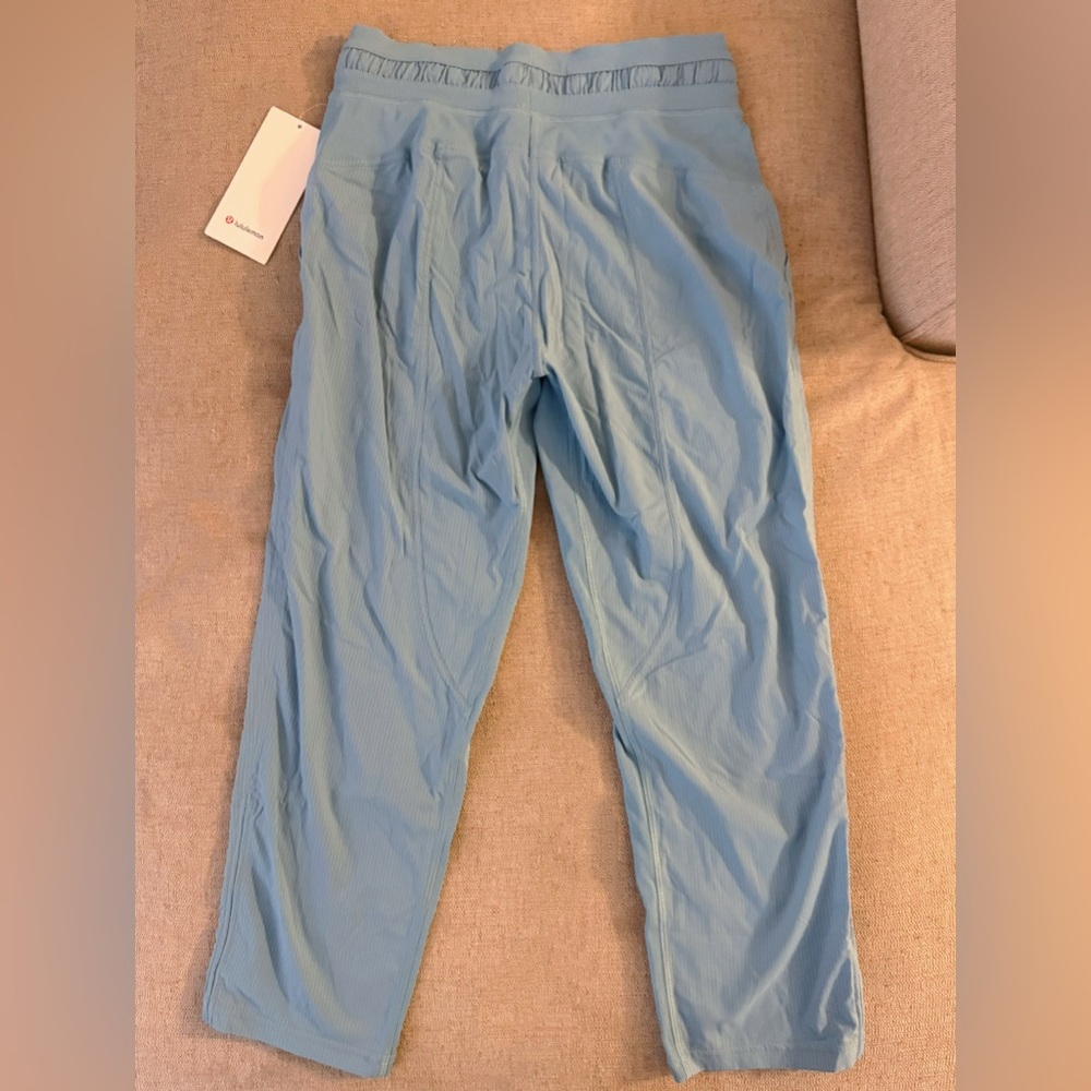 Lululemon Dance Studio Mid-Rise Crop Pants Aero Blue Size 6 NWT - Picture 5 of 7